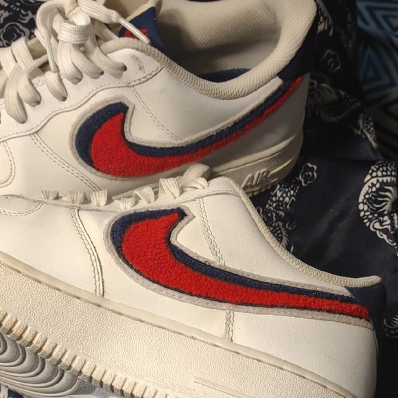 Nike Air White and Blue Sneakers with Red Accents main image 7